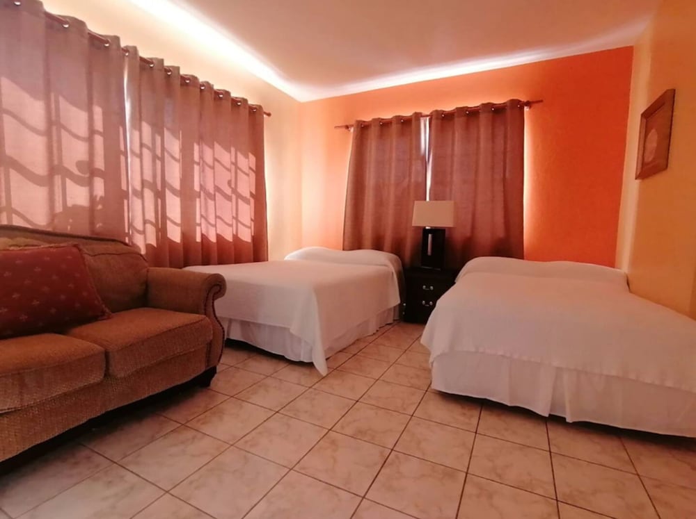 Sunset Ridge Hotel 32/55