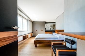 Premium, Balcony