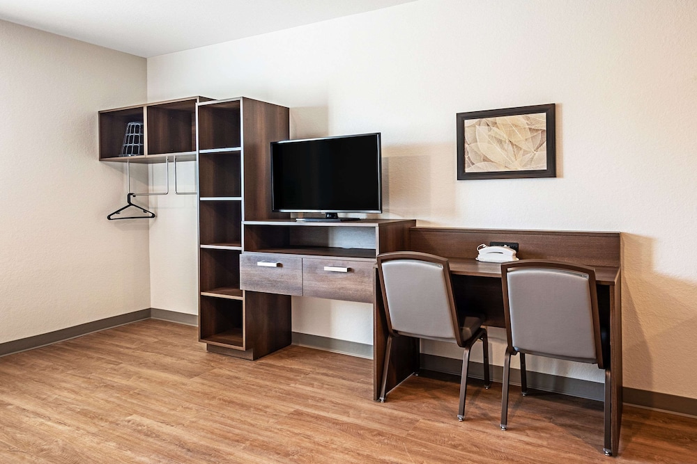 Woodspring Suites Naples 41/53