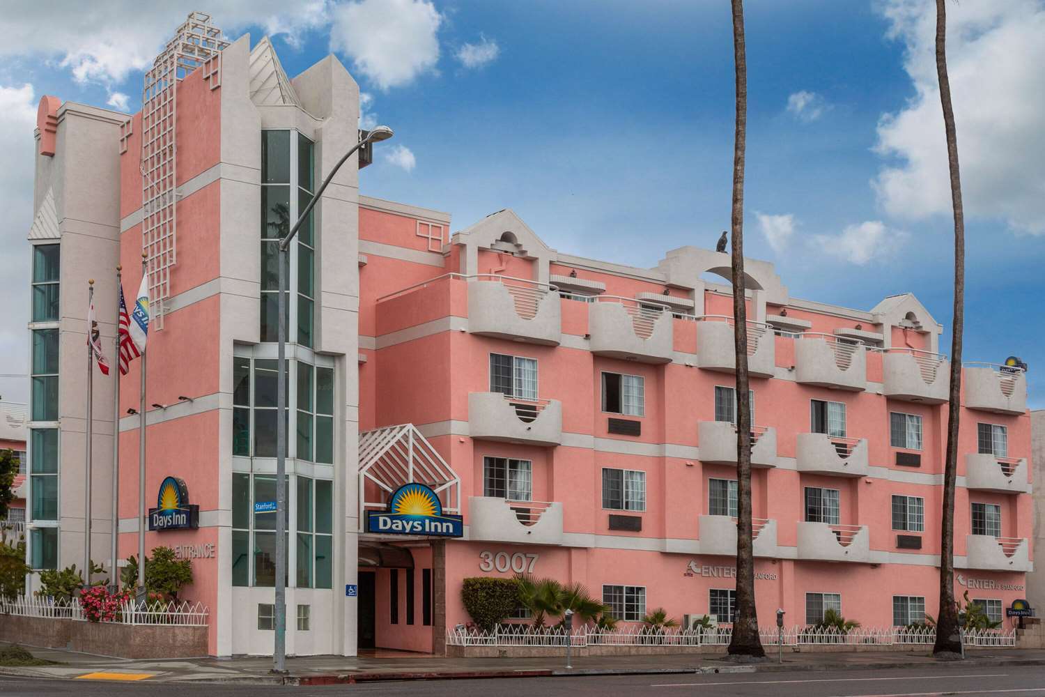 Days Inn by Wyndham Santa Monica 4/45