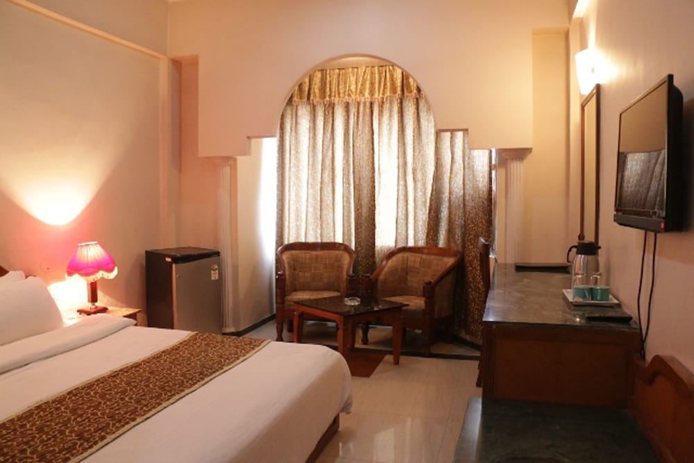 HOTEL ABHINANDAN 13/29