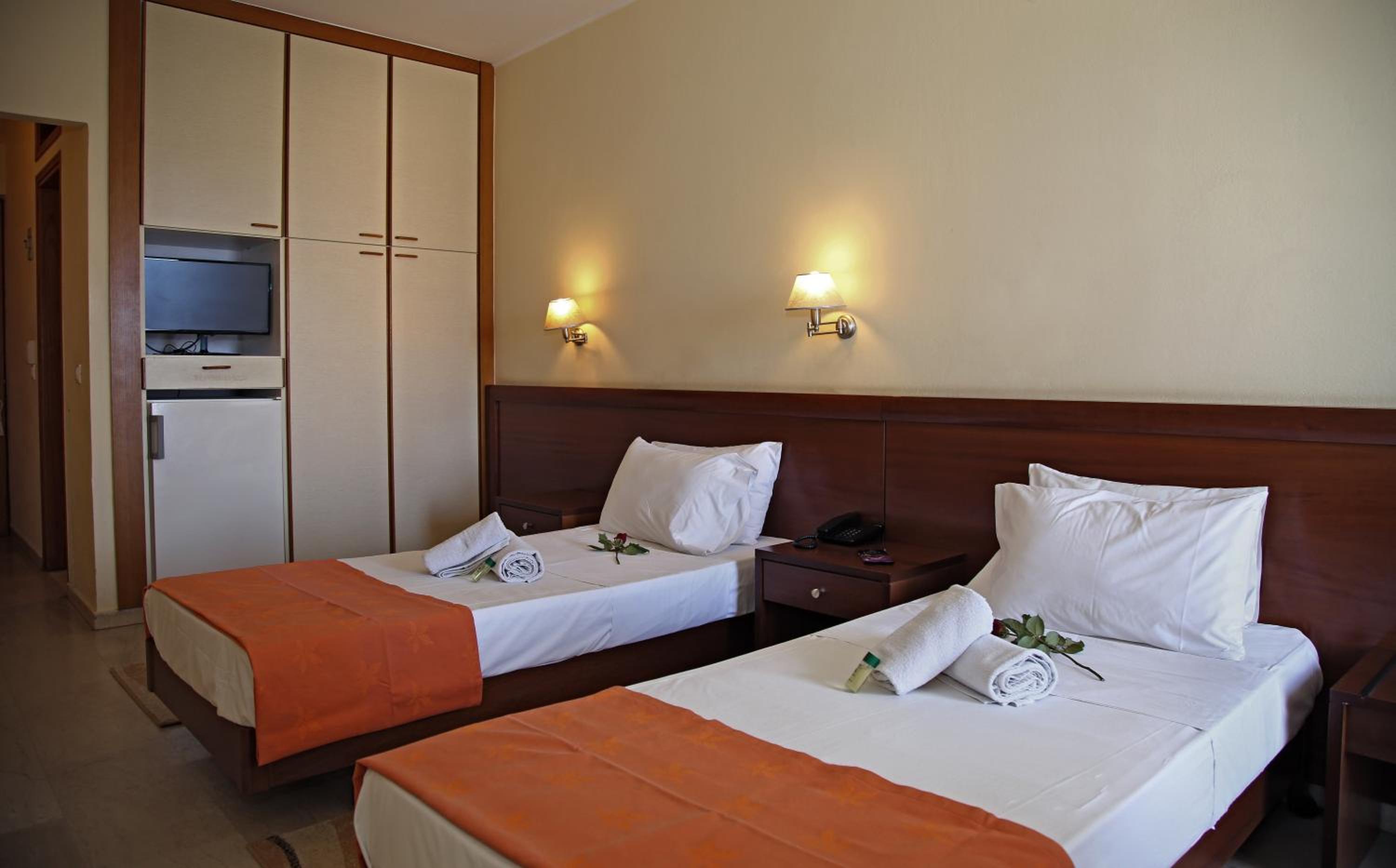 Elysee Hotel 8/48