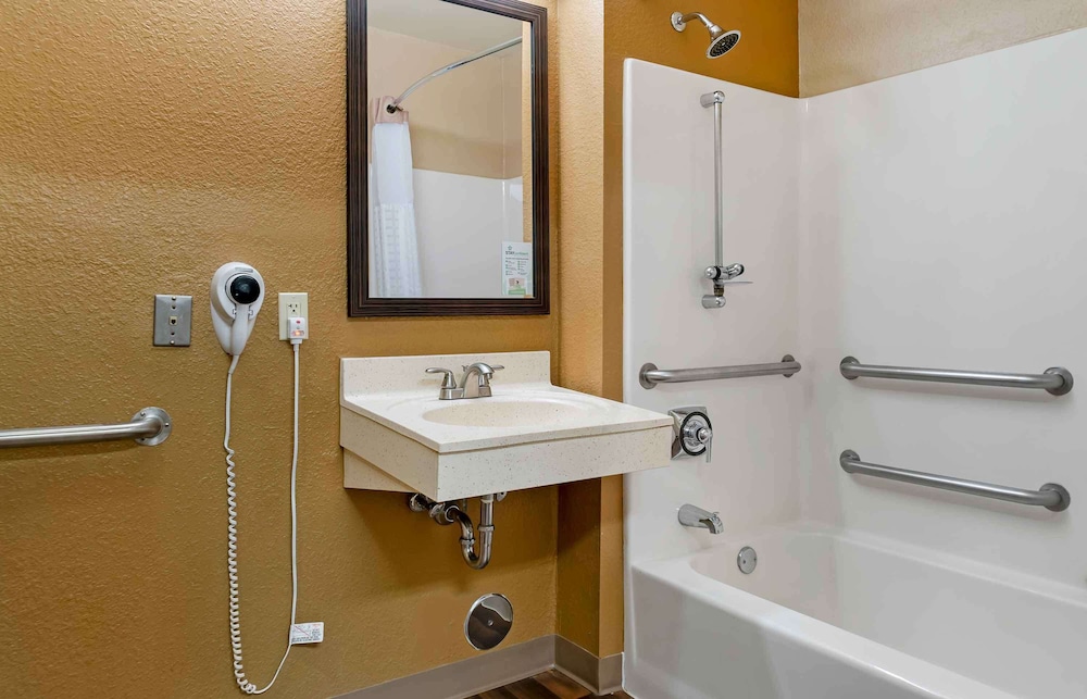 Extended Stay America - Detroit - Madison Heights 47/53