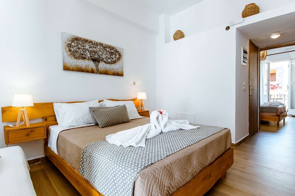 ROOM, QUADRUPLE, 2 DOUBLE BEDS