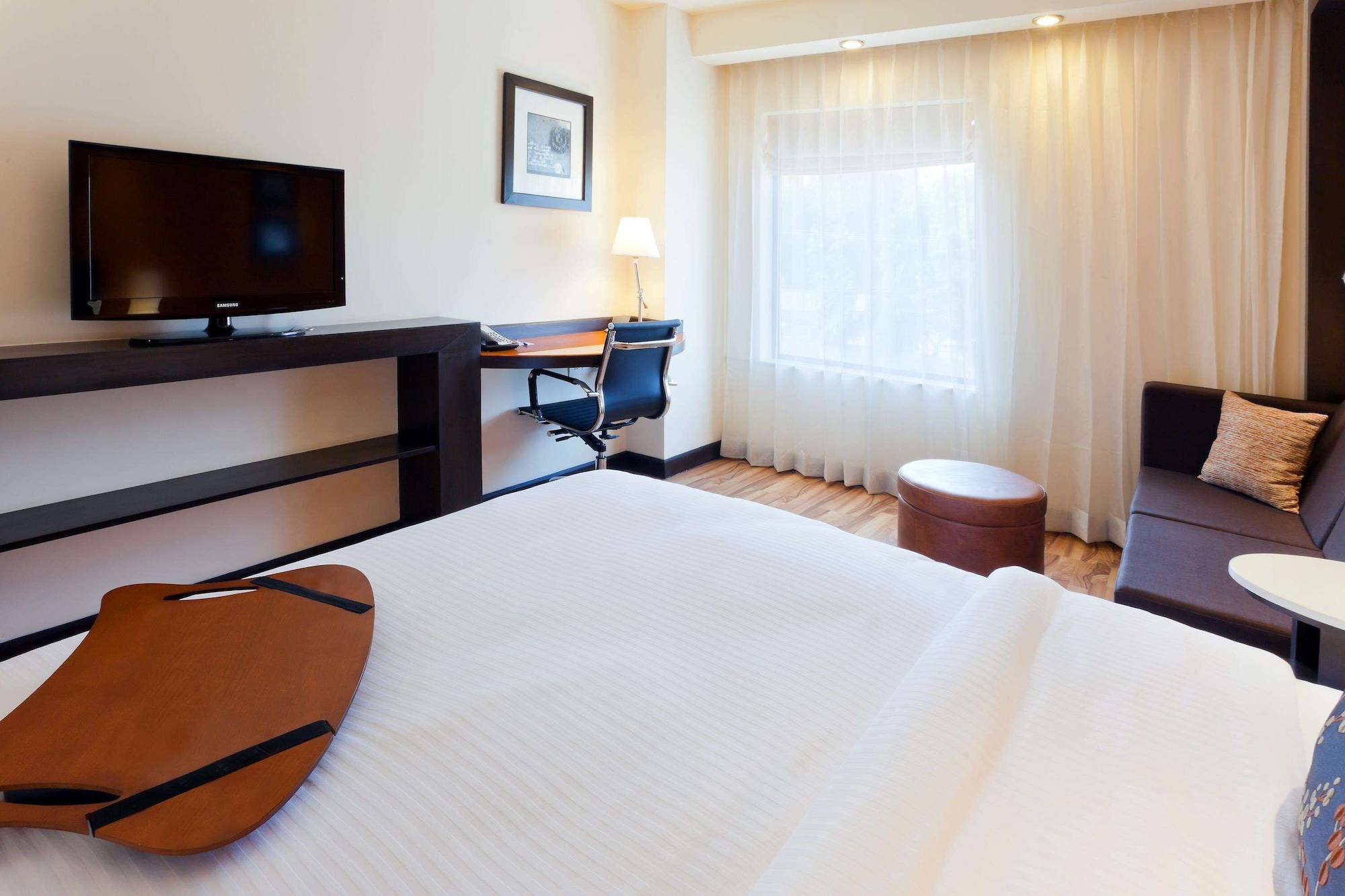Executive, Queen Bed, Hampton By Hilton Vadodara 2/5