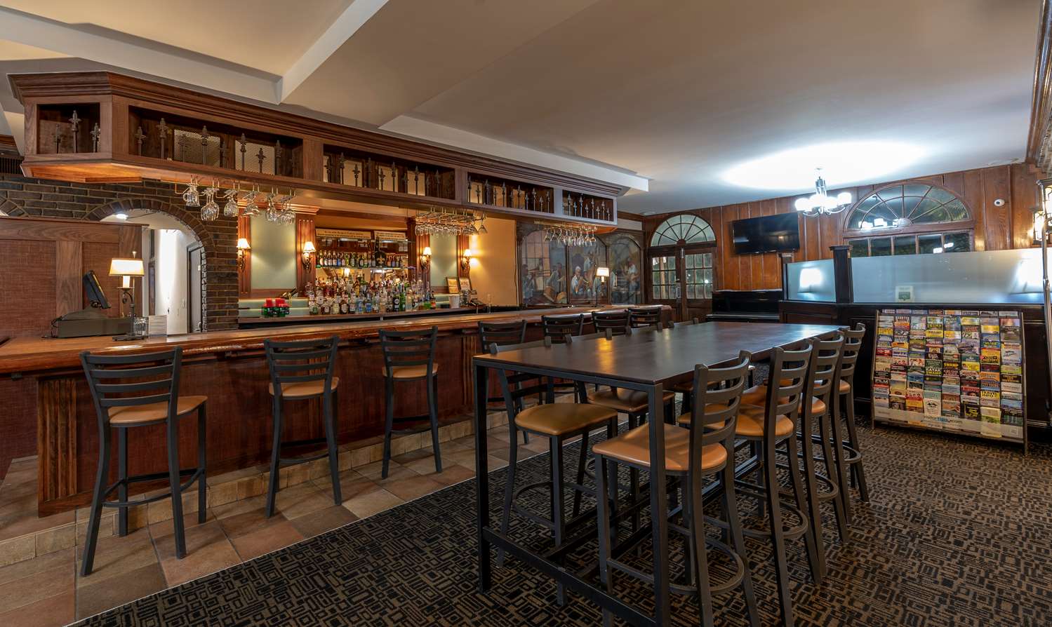 Best Western Plus French Quarter Courtyard Hotel 38/54