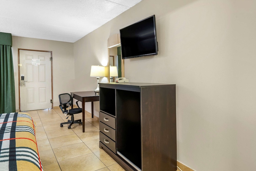 Rodeway Inn Clearwater-Dunedin 25/30