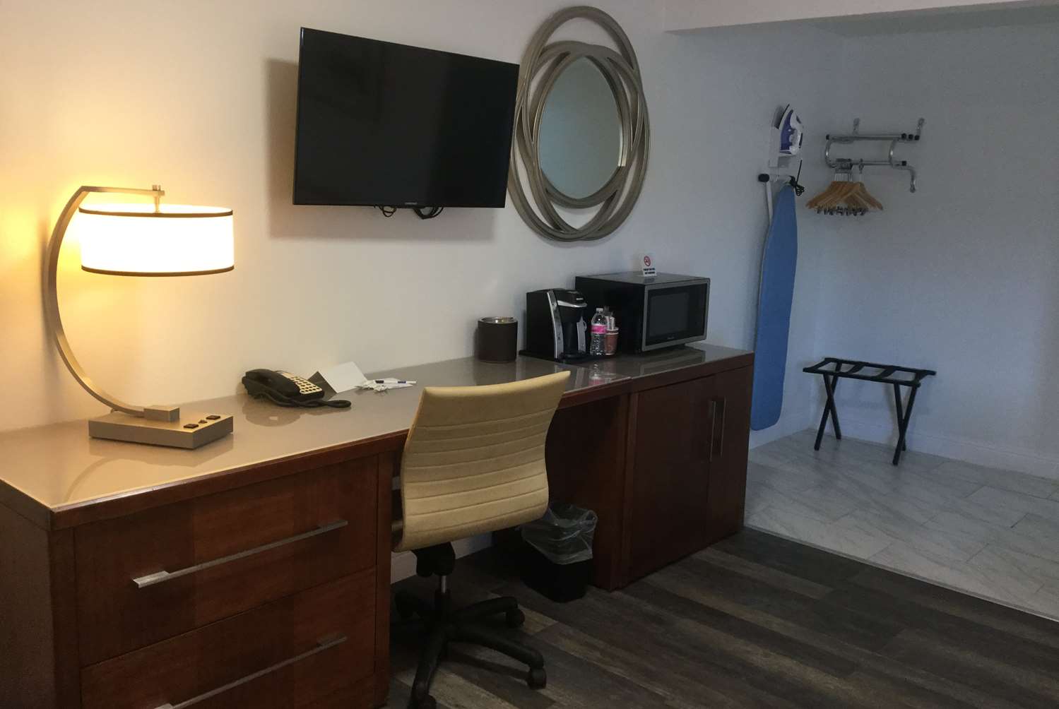 Travelodge By Wyndham Crescent City 1/2