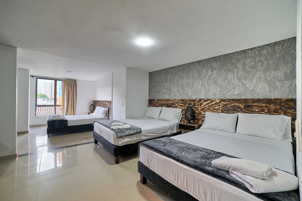 ROOM, 2 DOUBLE BEDS
