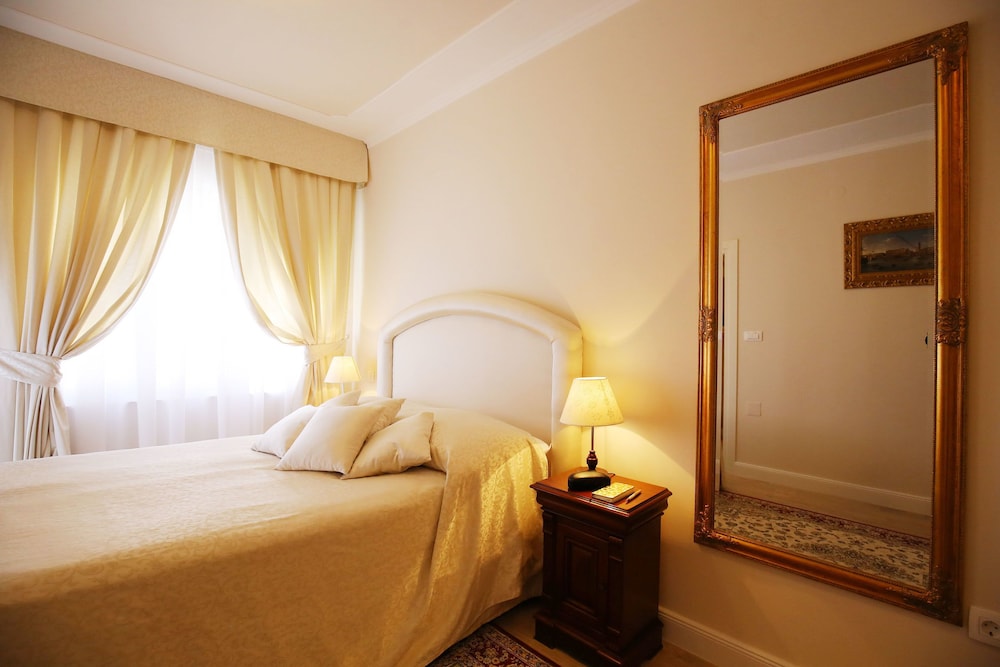 CLASSIC, DOUBLE BED, BALCONY