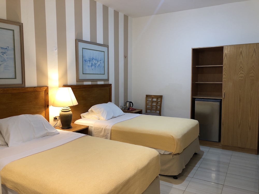 ROOM, SINGLE, PRIVATE BATHROOM