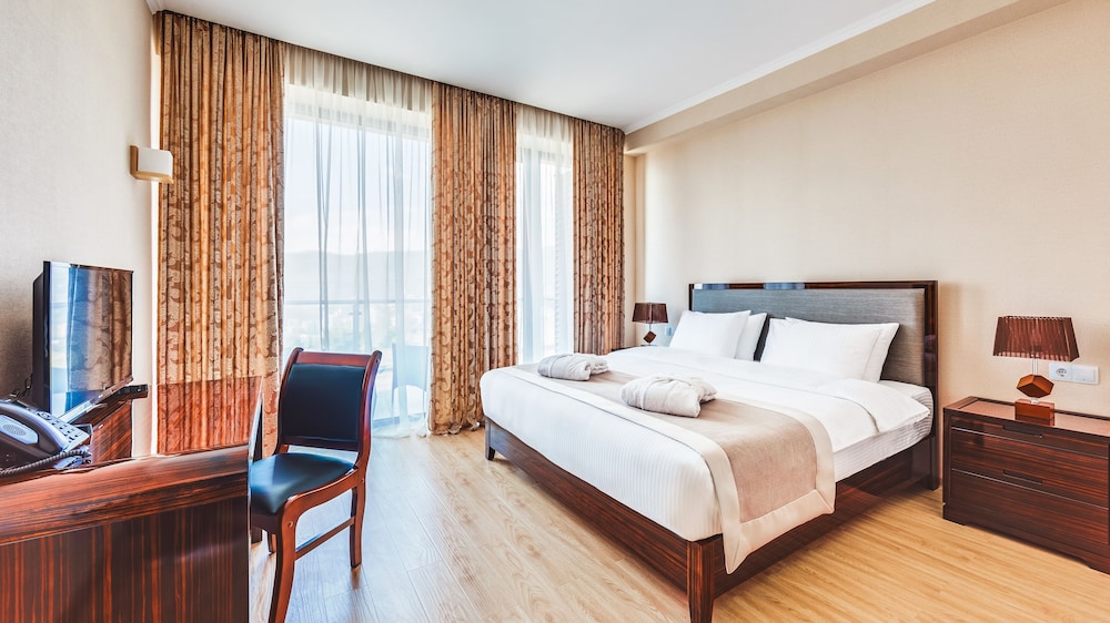 Lisi Hills Hotel 13/50