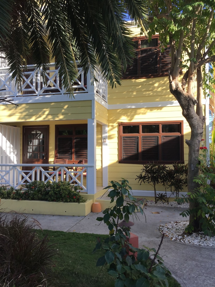 BUCCANEER BEACH CLUB 10/71
