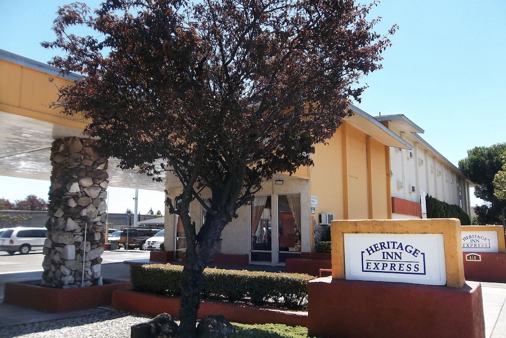 Heritage Inn Express Hayward 2/33