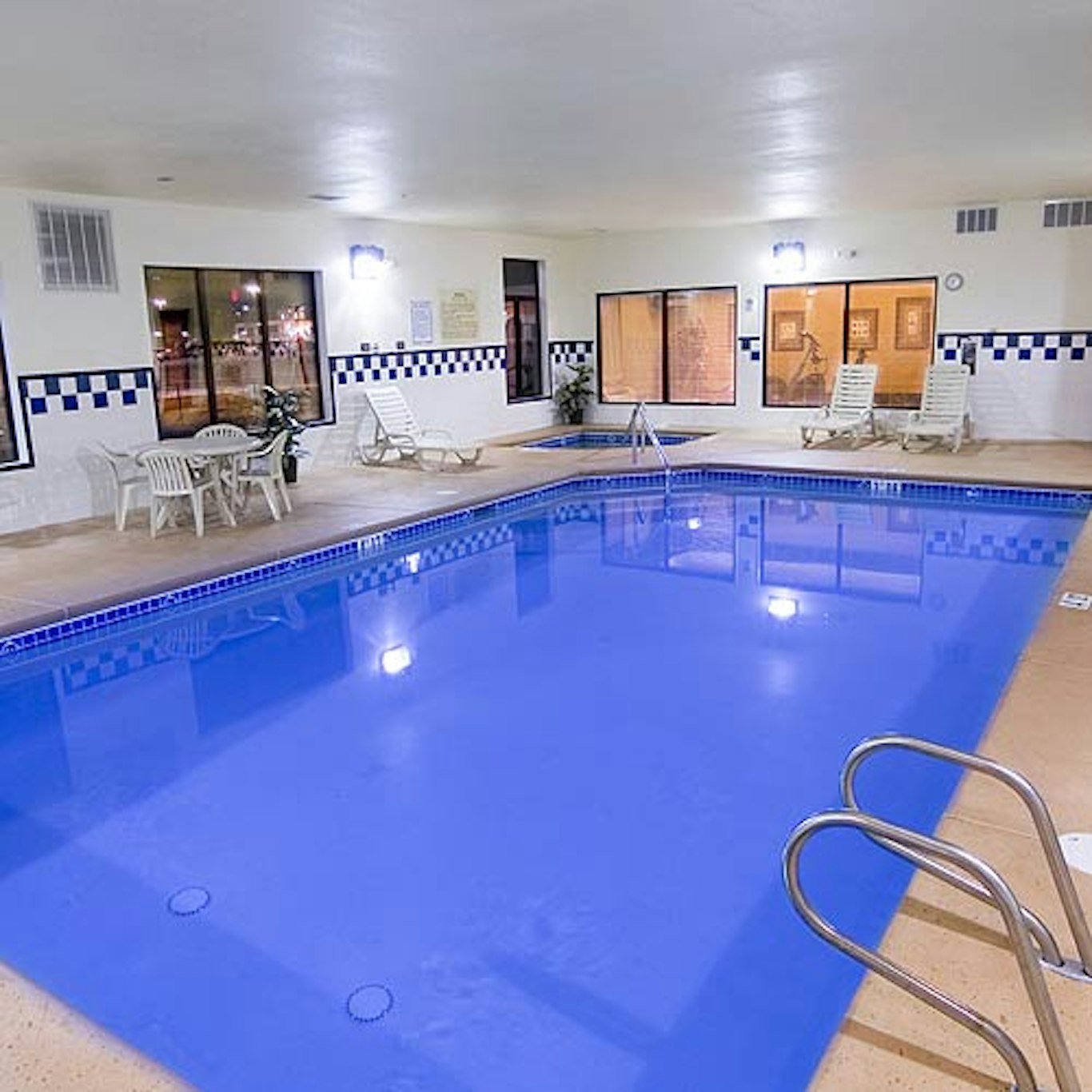Hampton Inn & Suites Gallup 16/29