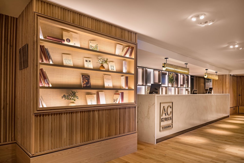 AC Hotel Avenida de America by Marriott 6/44