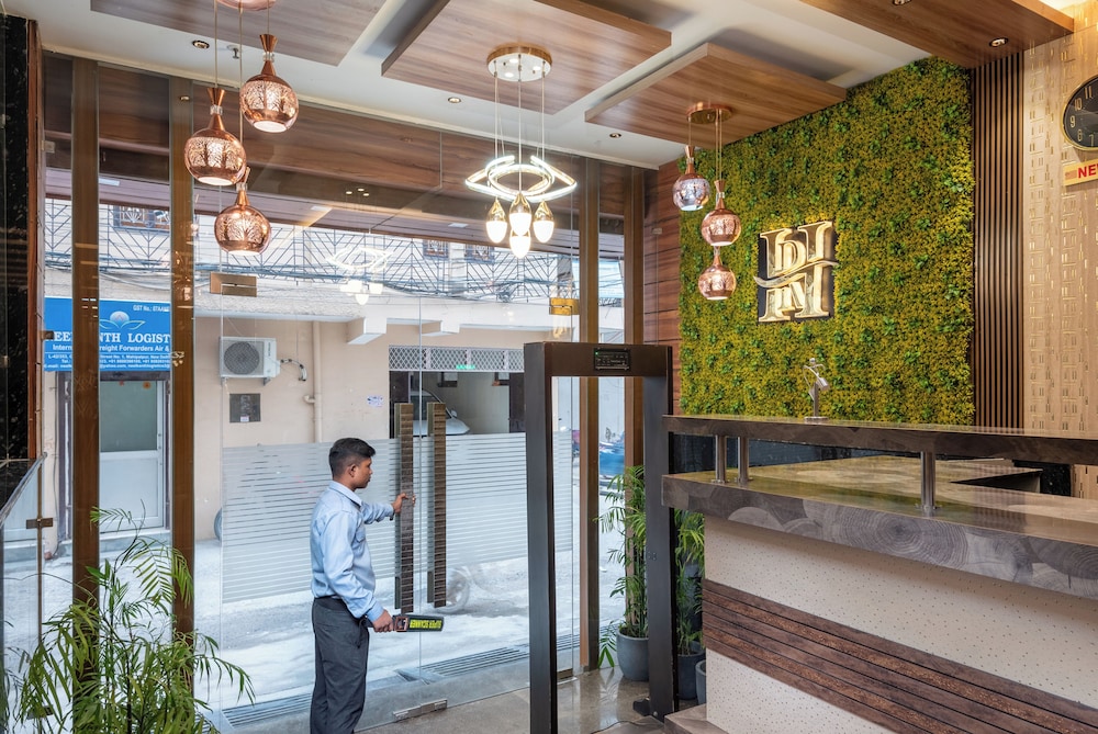 Hotel Royal Inn Igi 8/41