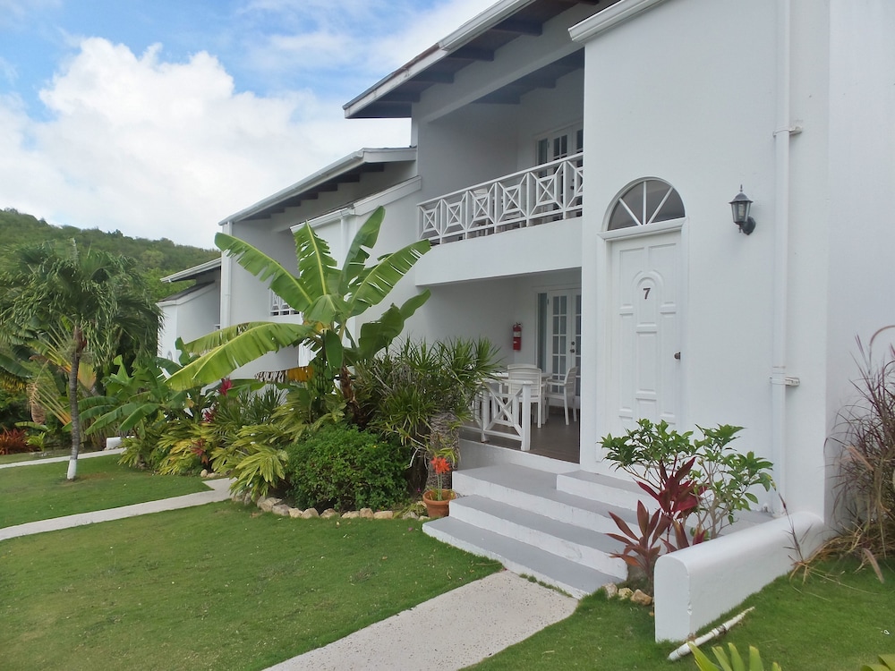 DICKENSON BAY COTTAGES 14/50