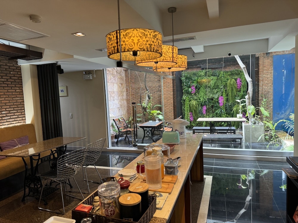 Silom Convent Garden 56/68
