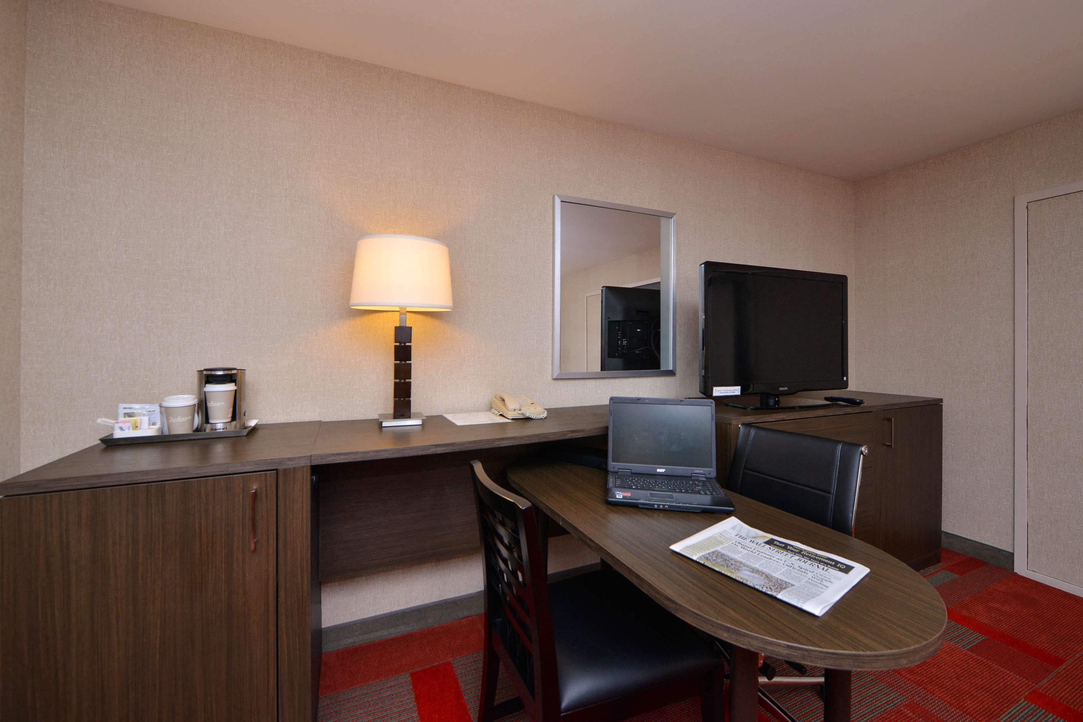 Radisson Hotel Madison 34/43