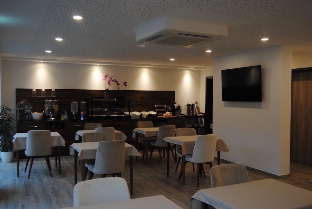 B&S Hotel 41/53
