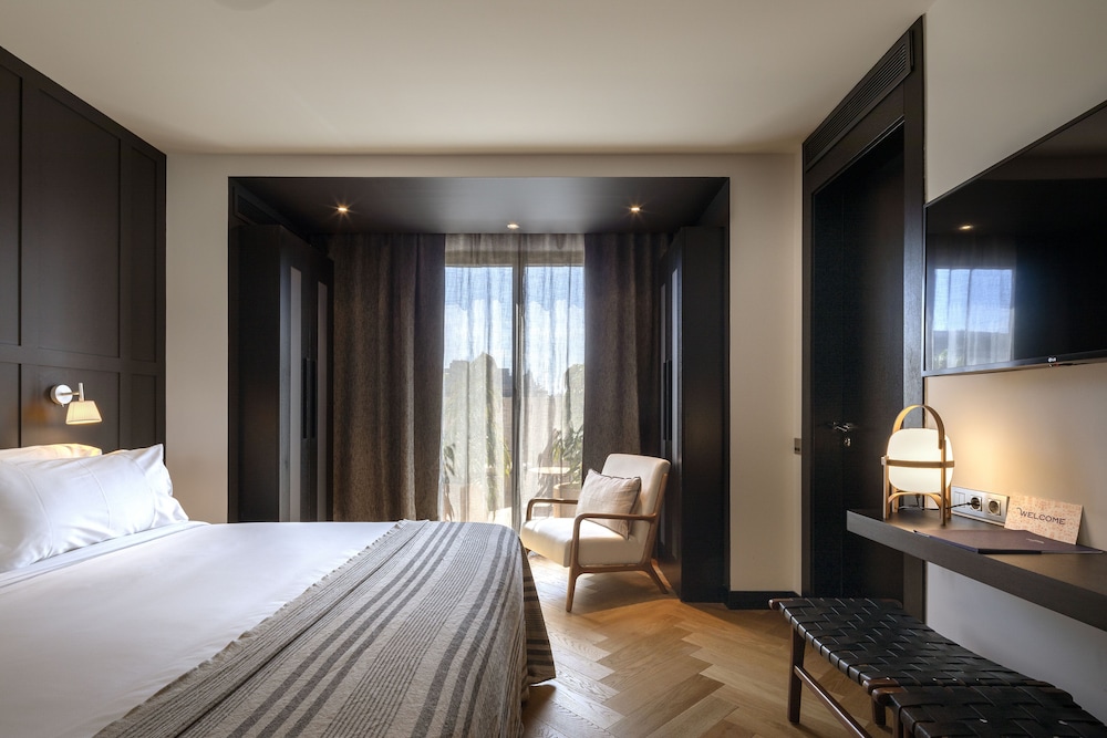 DELUXE, DOUBLE BED, TERRACE