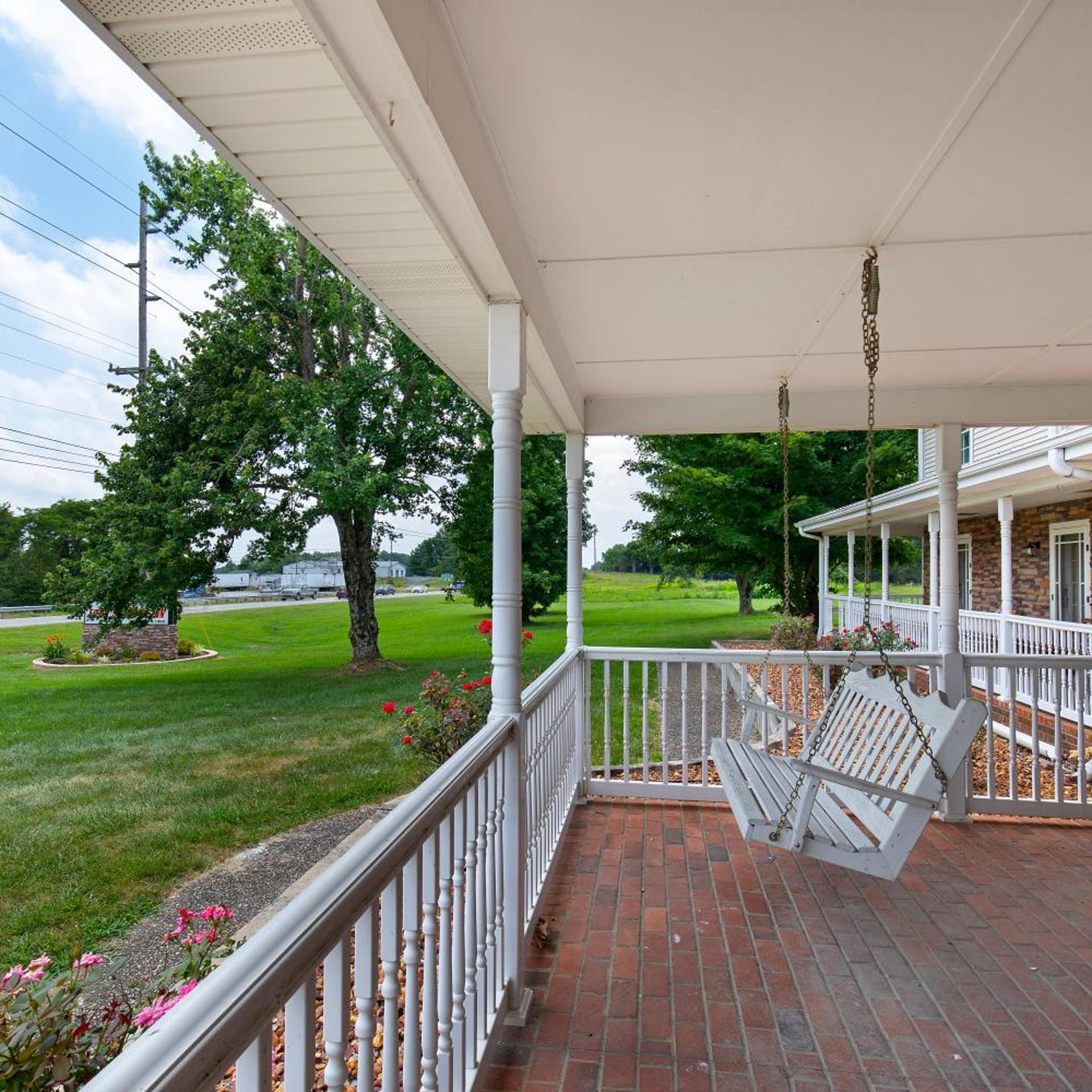 Four Seasons Country Inn 35/45