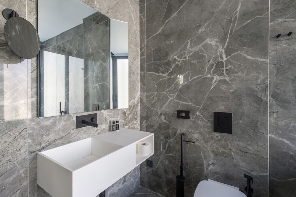 The Duke Boutique Suites 44/50
