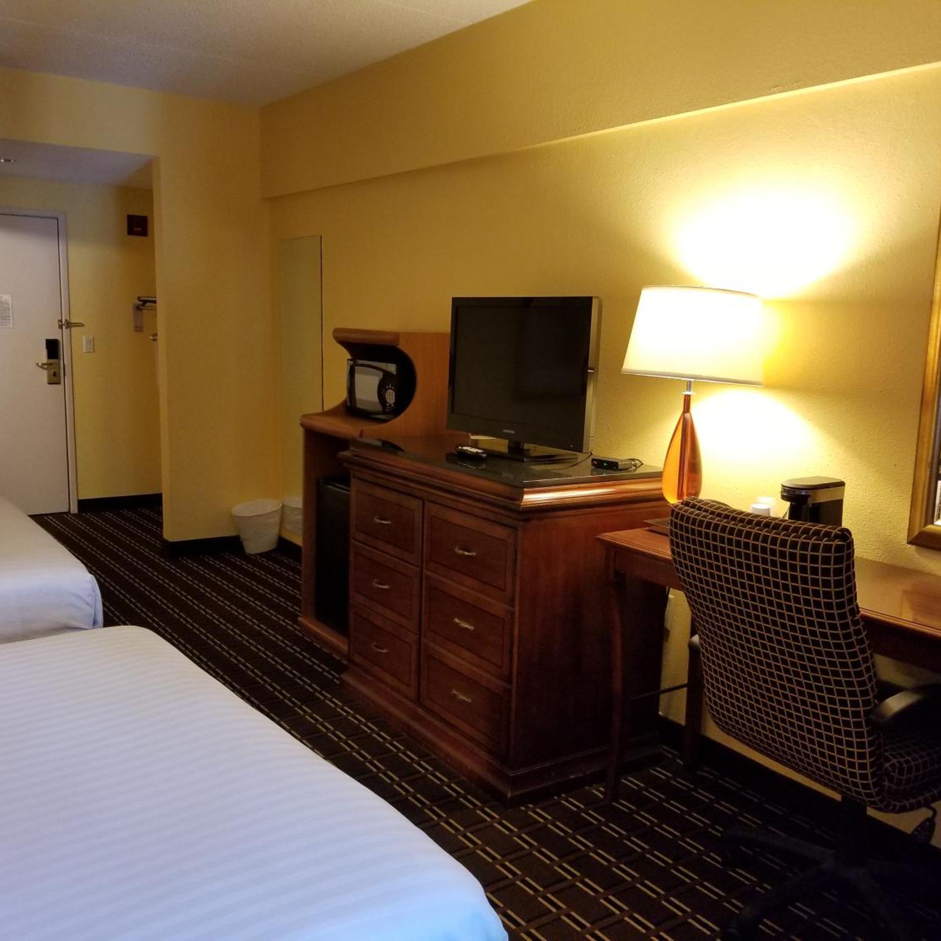 غرفة ديلوكس بسرير مزدوج أو سريرين منفصلين، The Comstock Inn And Conference Center 6/8