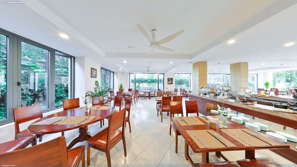 restaurant cafeteria