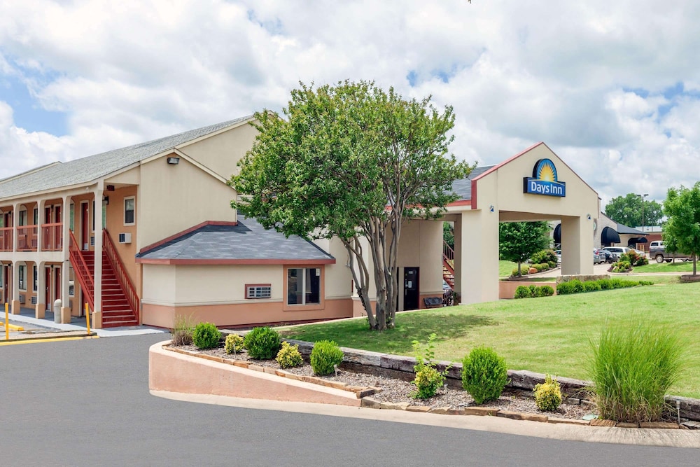 Days Inn By Wyndham Ardmore 1/28