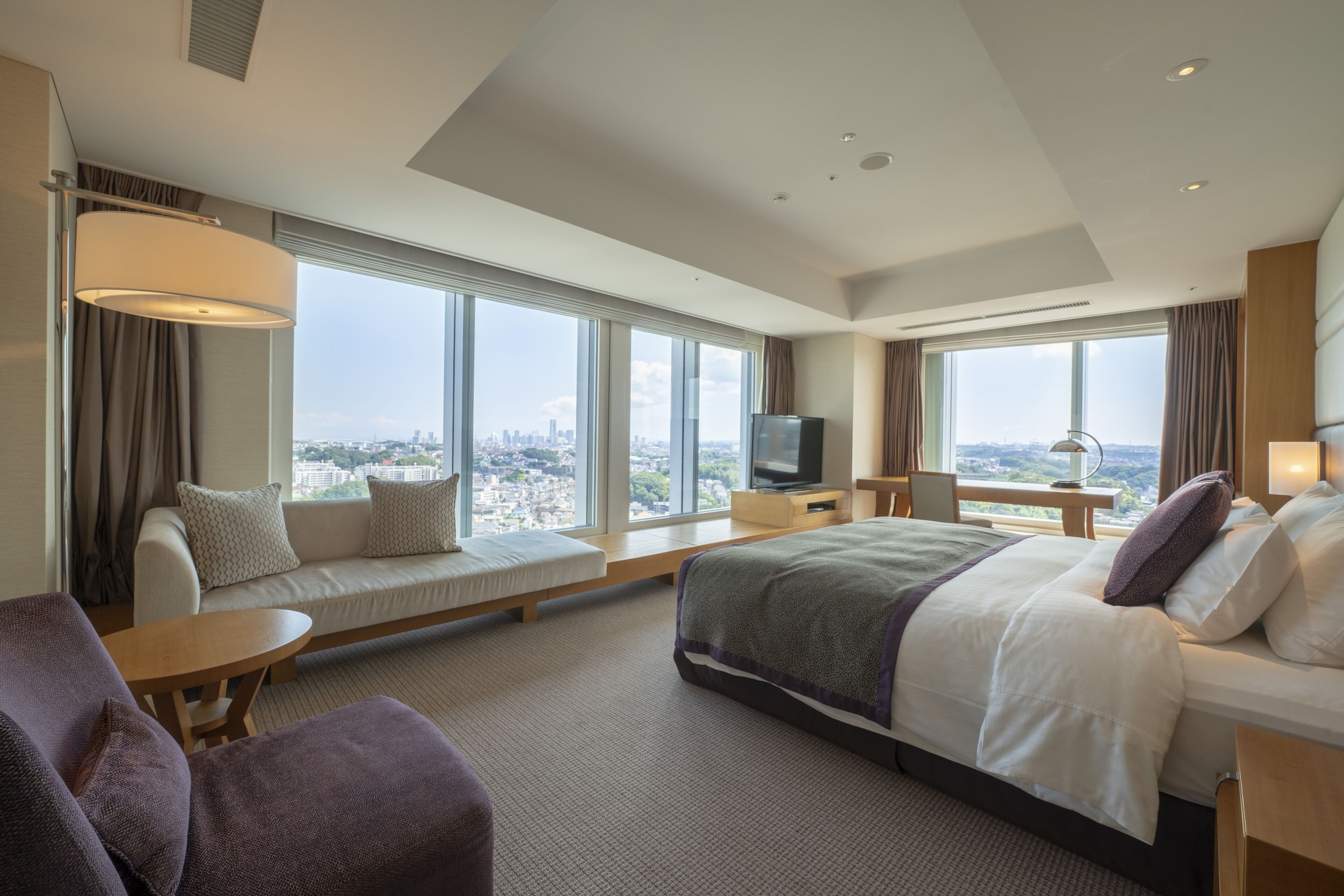 Executive, King Bed, Associa Shin Yokohama 2/3