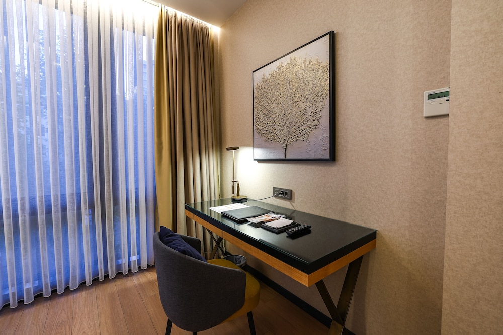 Broyt Hotel 50/50