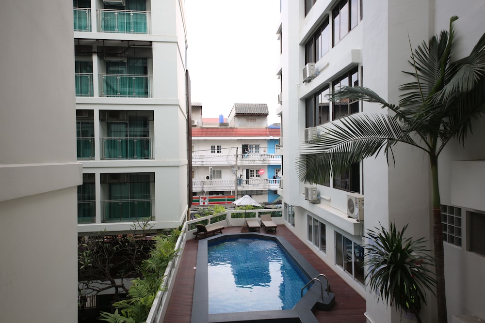 Sunshine Hotel and Residences 7/65