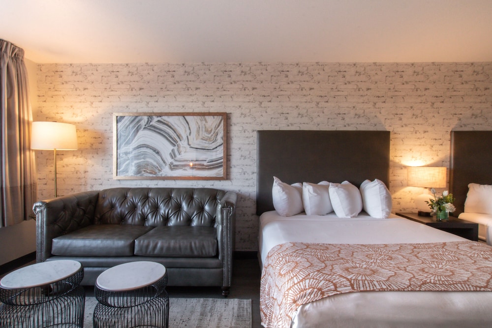 Oxford Suites Chico 20/56