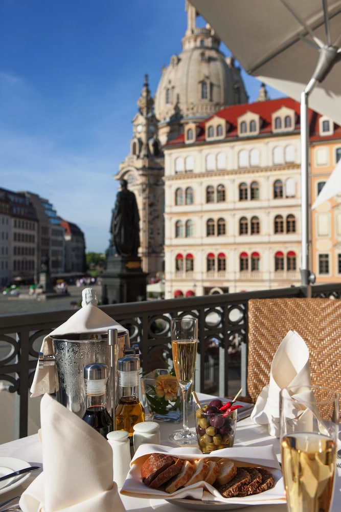 Steigenberger Hotel De Saxe 5/63