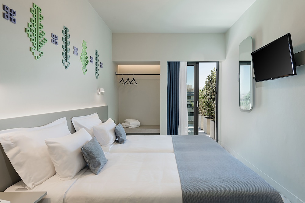 SUPERIOR, DOUBLE BED, CITY VIEW, TERRACE