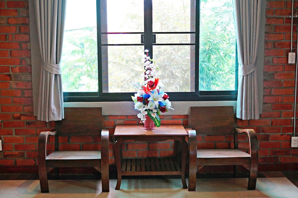 Saengpanya Home Boutique Hotel 56/65