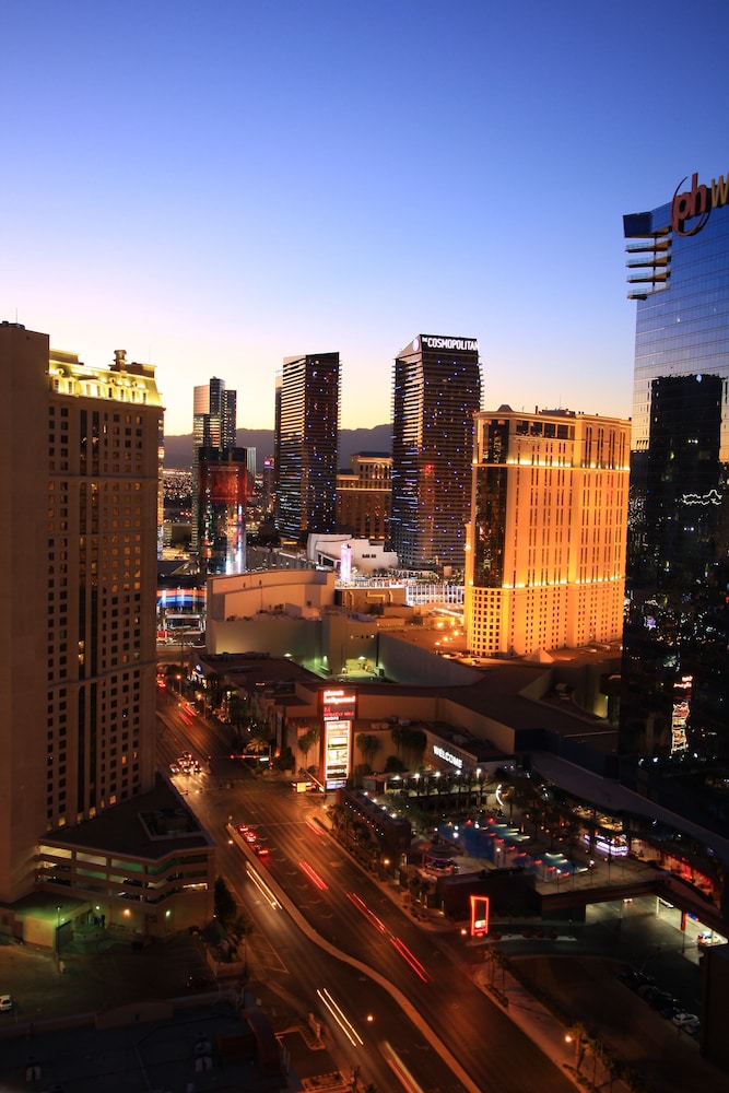 Luxury Suites International At The Signature 24/71