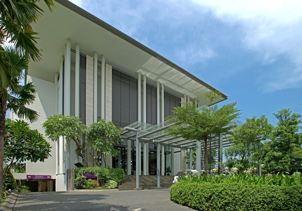 PREMIER PLACE HOTEL 5/61