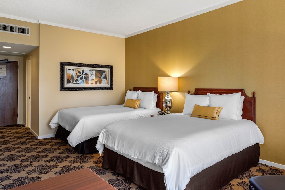 Omni Houston Hotel 27/86