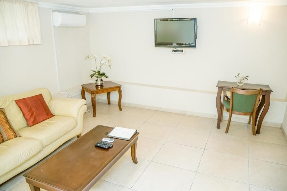 ALLAMANDA BED AND BREAKFAST 22/44