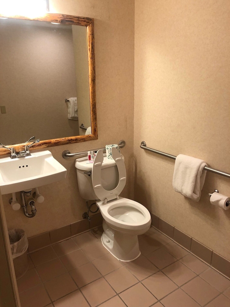 Studio6 Suites Butte, MT I-90 I-15 16/42