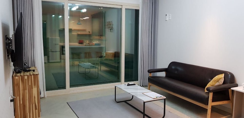 Bookchon Place Jeju 31/60