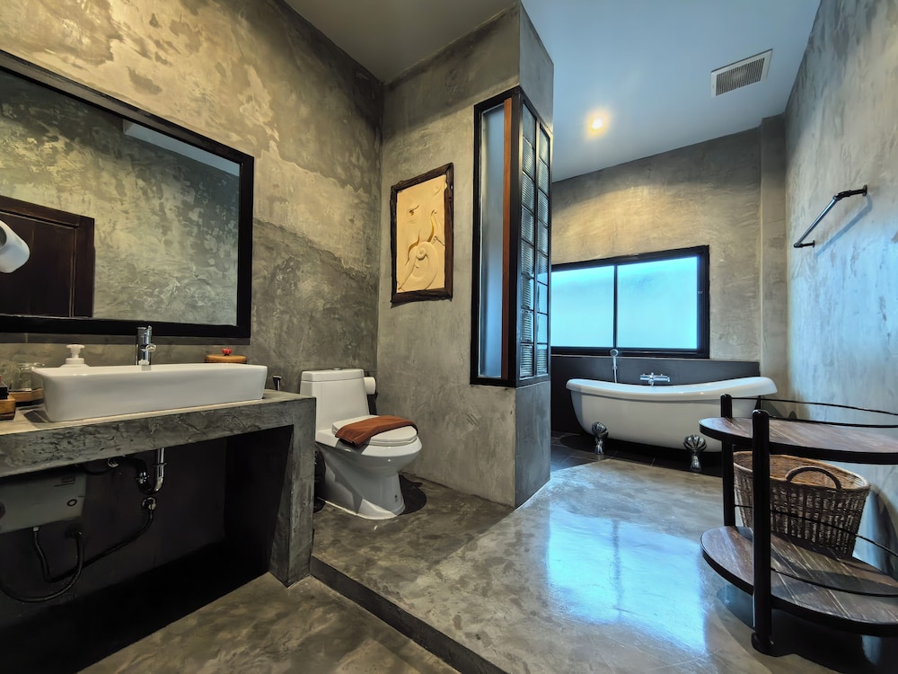 Sannot Riverside Boutique Hotel 69/71