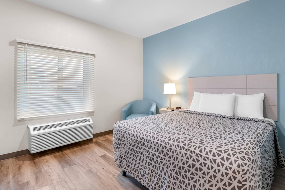 WoodSpring Suites Harrisburg Carlisle 19/51