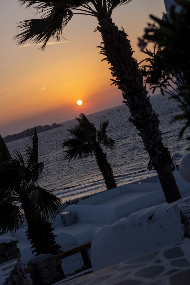 Mykonos Beach Hotel 55/65