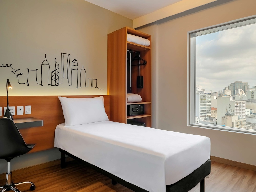 STANDARD, SINGLE BED, ACCESSIBLE