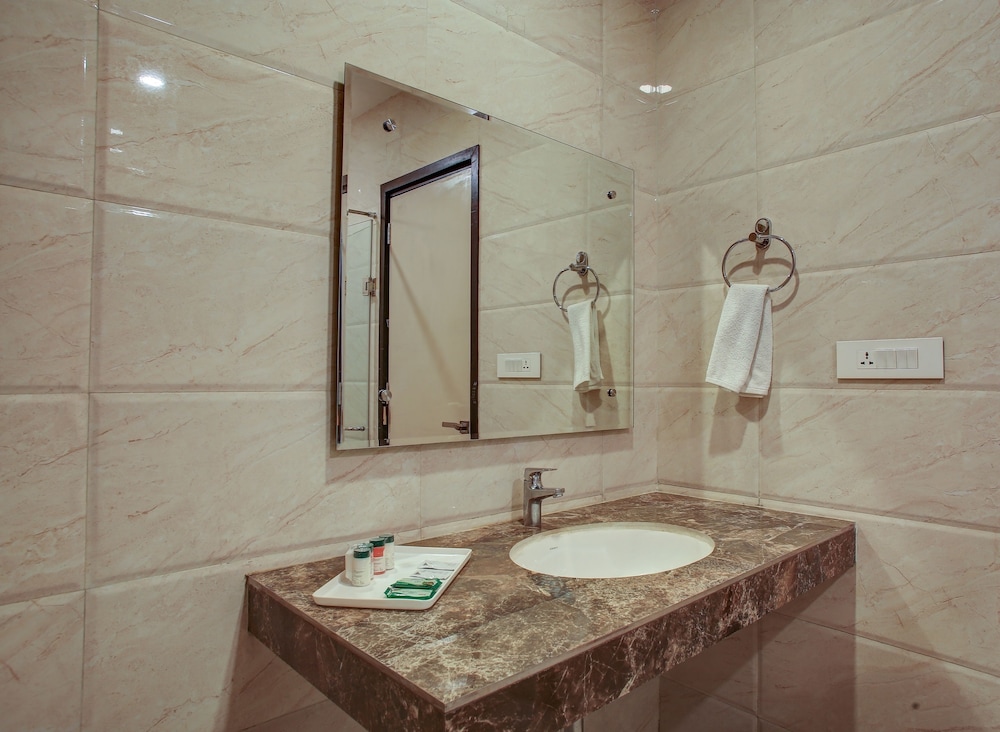 Hotel The Royal Krishna 38/47