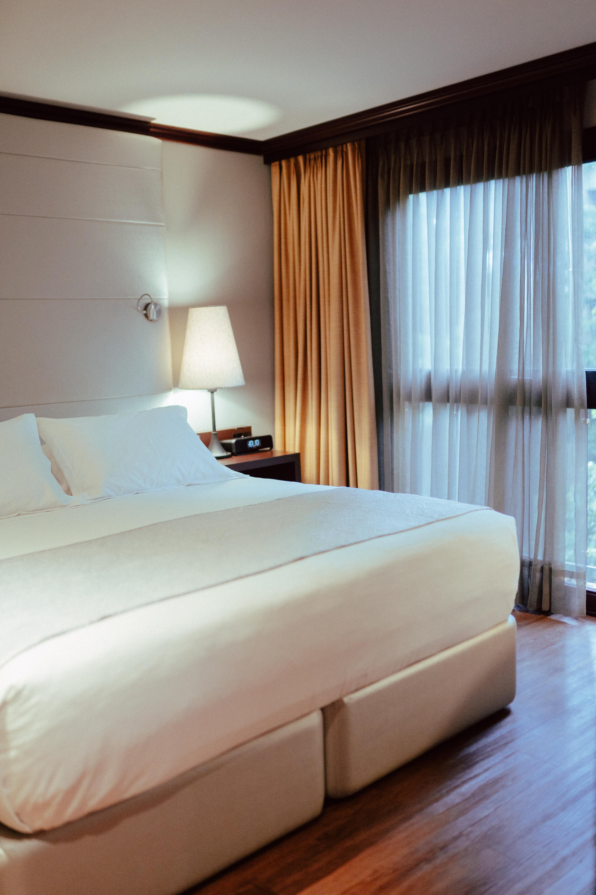 Premium, Suite, Street View